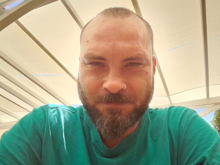 L’esordio di un pittore… Un caffè veloce con Ninì Materia